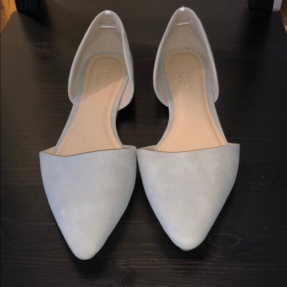 Old Navy Neutral colored flats. Never worn!